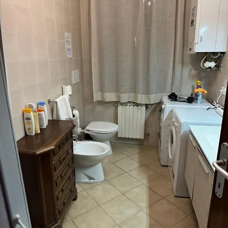 Sun Moon Harrysclass Hostel Wenecja